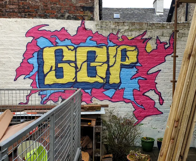 Graffiti reading 'GGP'