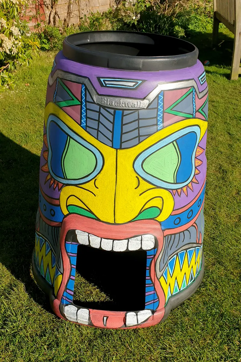 Back of Tiki compost bin in acrylic